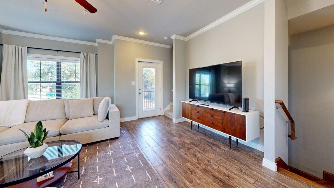 Photo of Livingroom in College Station