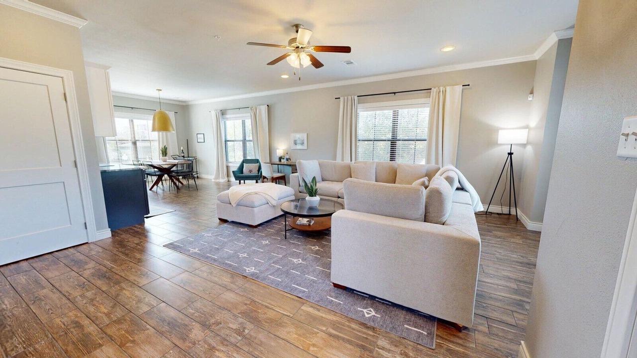 Photo of Livingroom in College Station