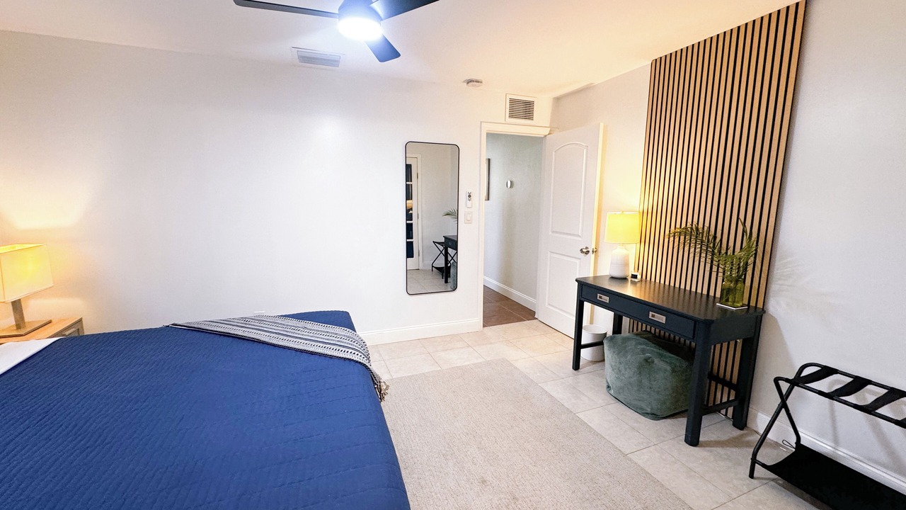 Photo of Bedroom in Oakland Park