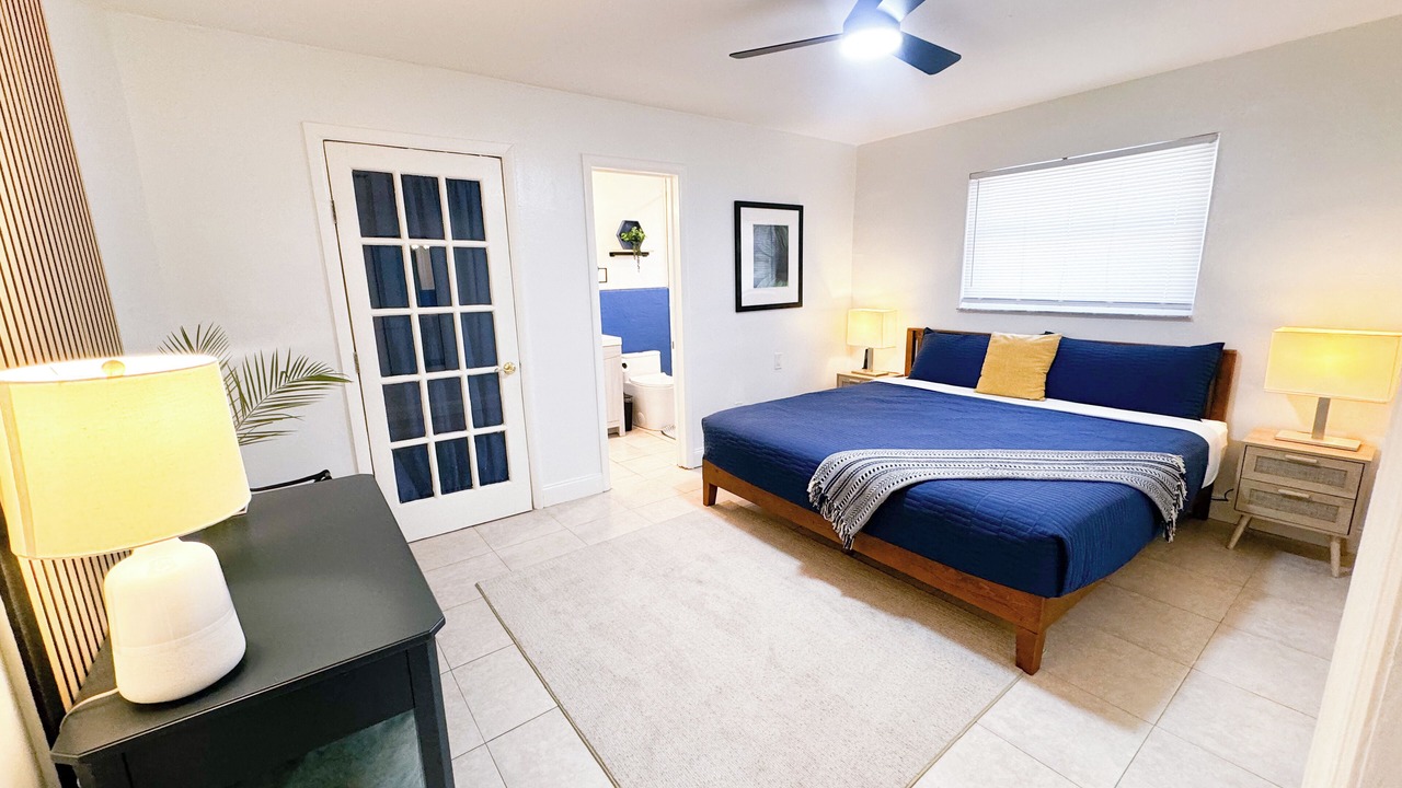 Photo of Bedroom in Oakland Park