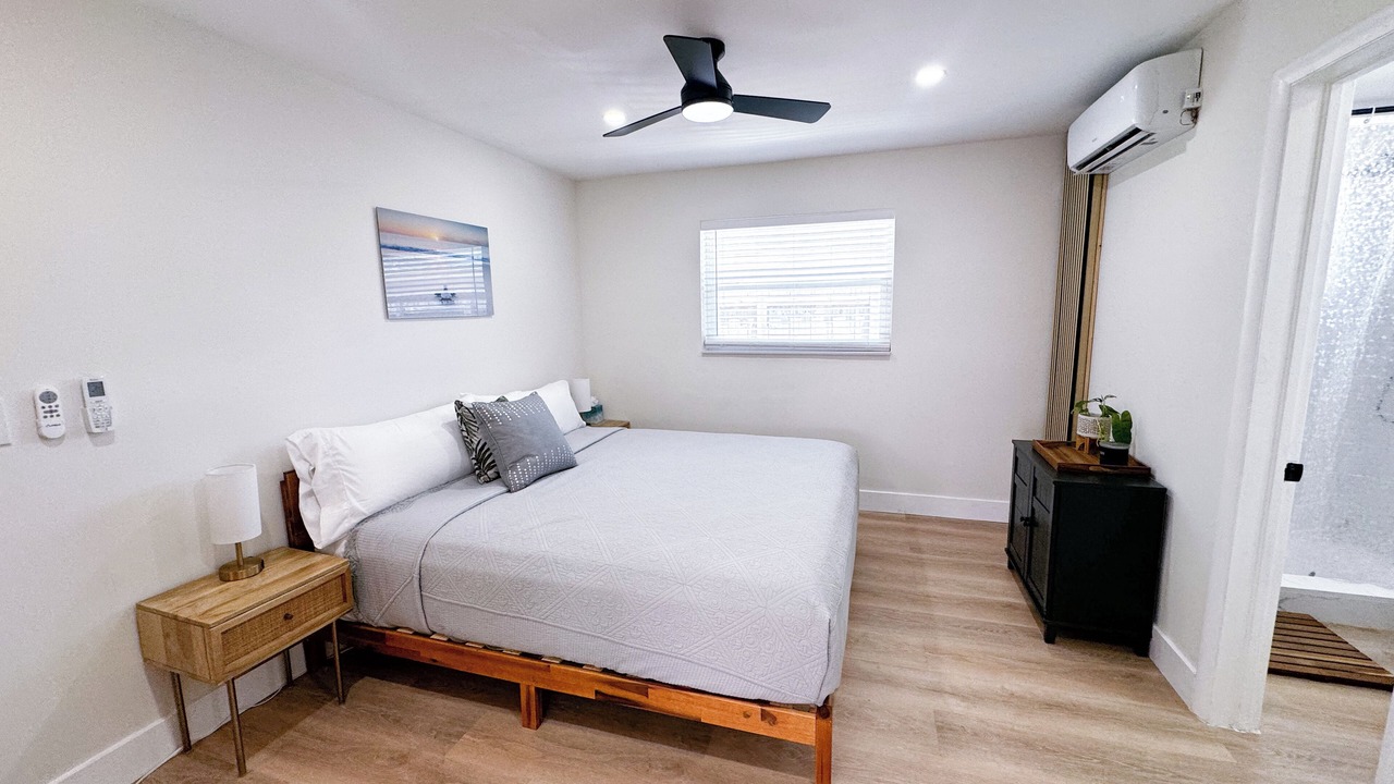Photo of Bedroom in Oakland Park