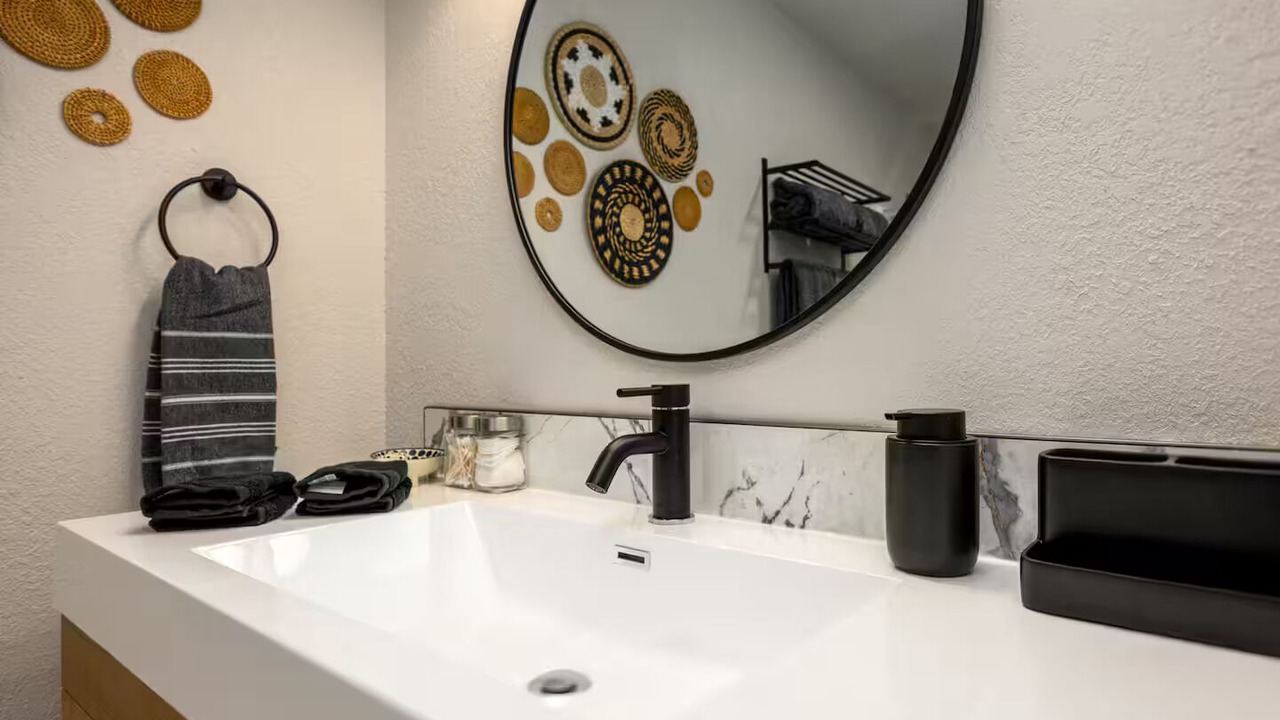 Photo of Bathroom in Roseburg