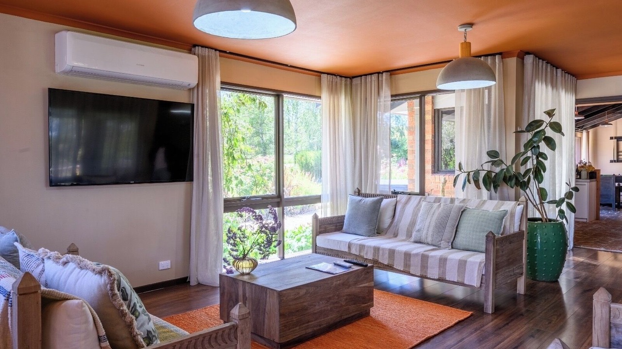 Photo of Livingroom in Don Valley