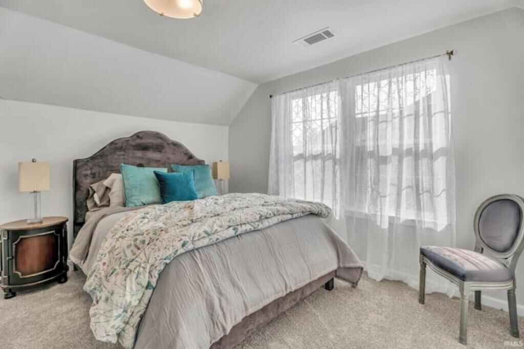 Photo of Bedroom in Evansville