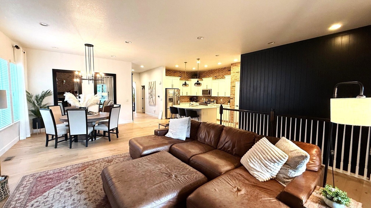 Photo of Livingroom in Westchase