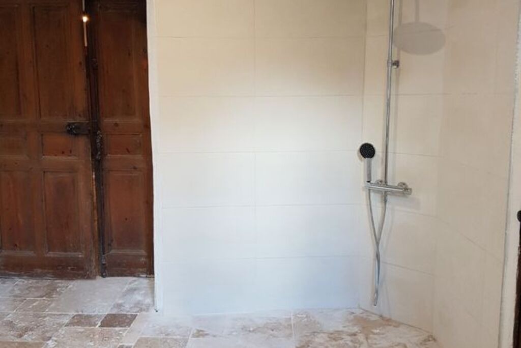 Photo of Bathroom in Combovin