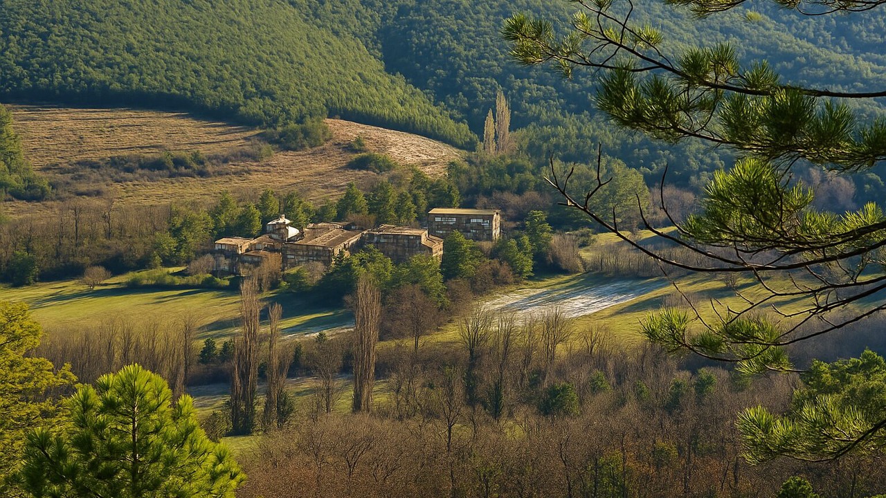 Photo of Others in Combovin