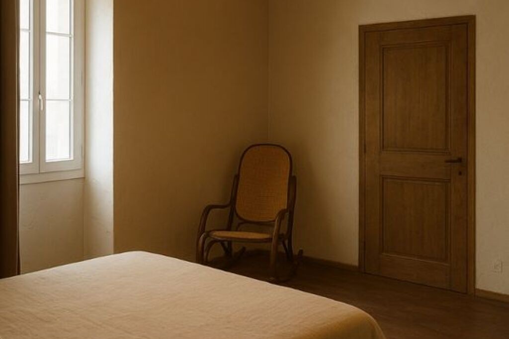 Photo of Bedroom in Combovin