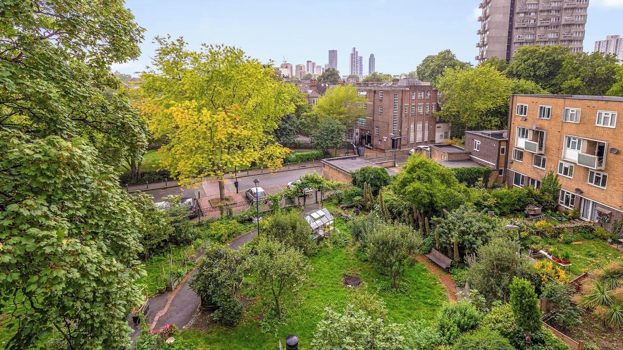 Photo of Others in Kennington