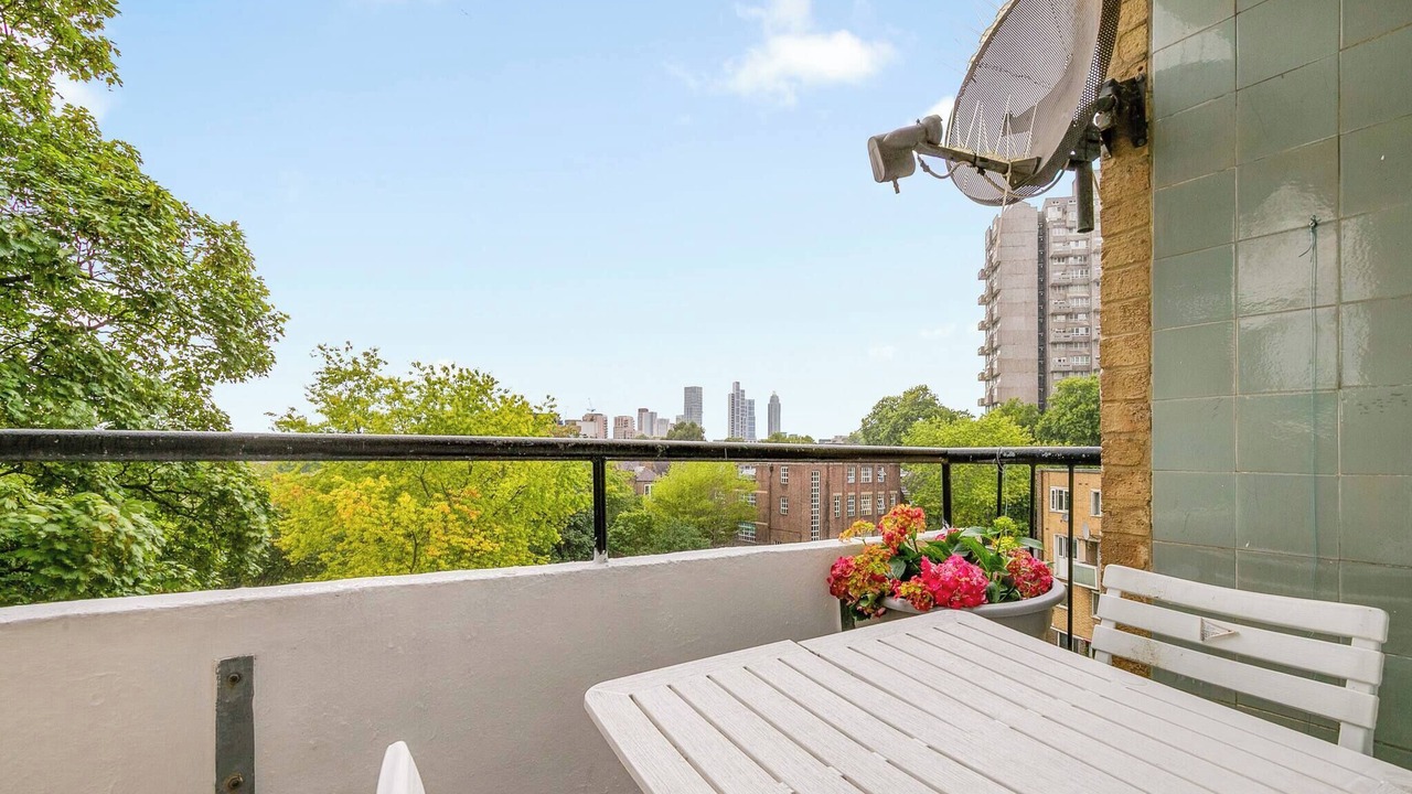 Photo of Outdoor in Kennington