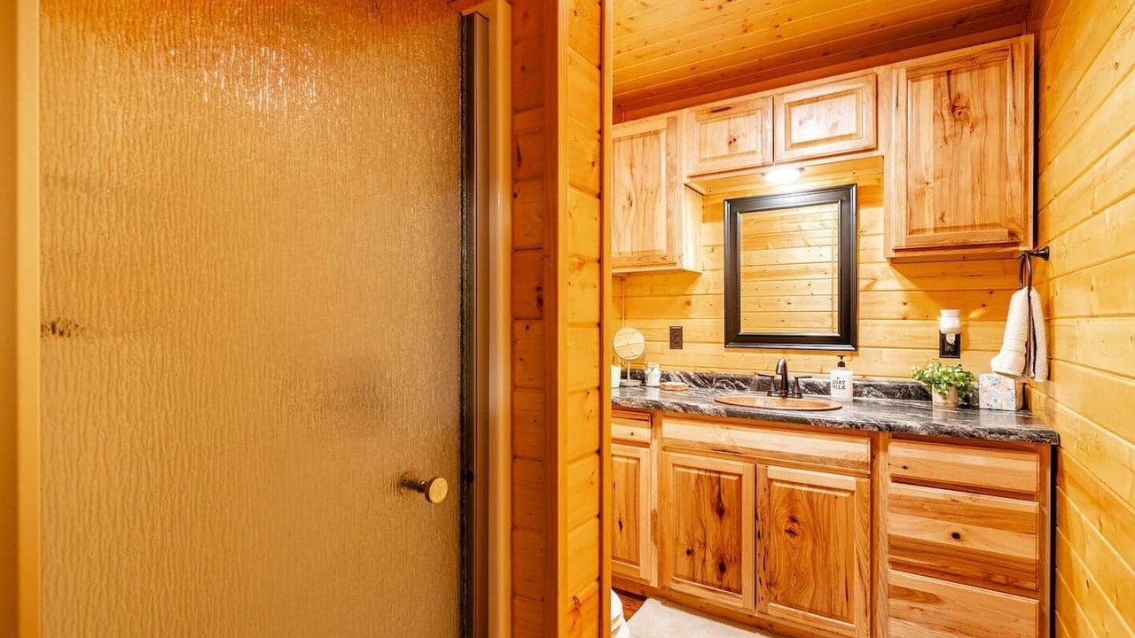Photo of Bathroom in Banner