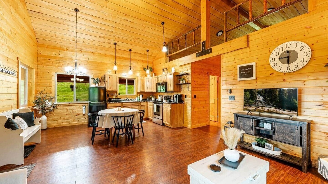 Photo of Livingroom in Banner