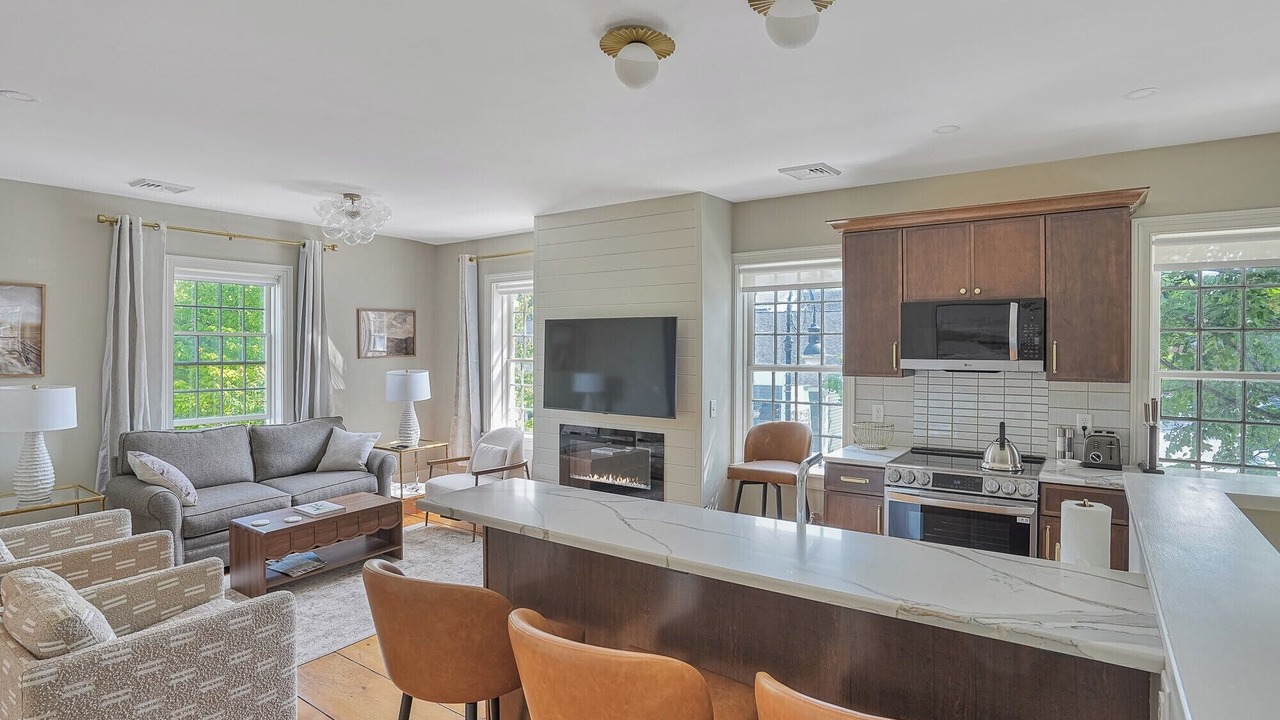 Photo of Livingroom in Lenox
