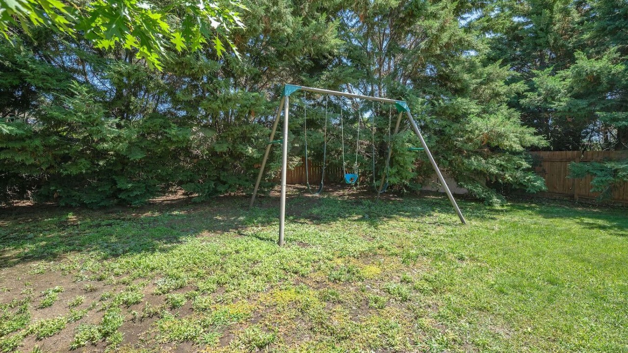 Photo of Others in Monitor