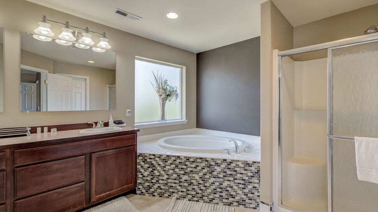 Photo of Bathroom in Monitor