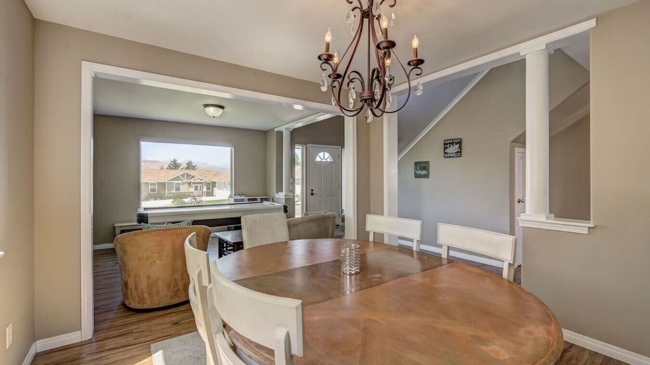 Photo of Others in Monitor