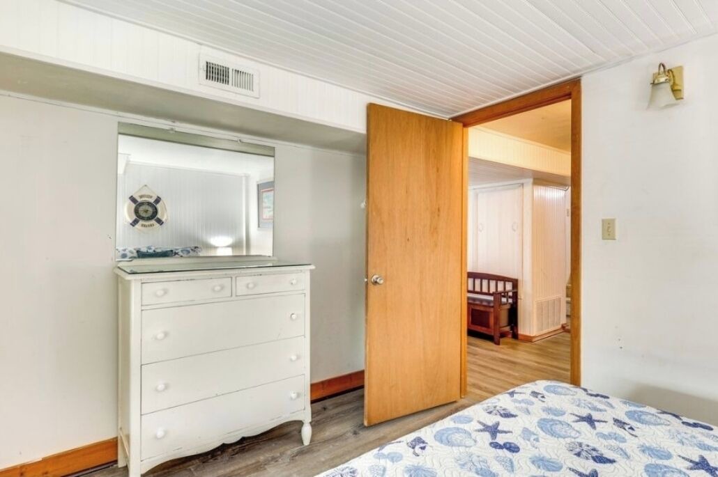 Photo of Bedroom in Caswell Beach