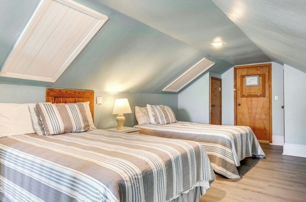 Photo of Bedroom in Caswell Beach