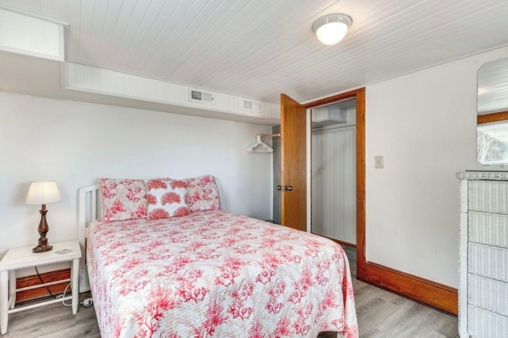 Photo of Bedroom in Caswell Beach