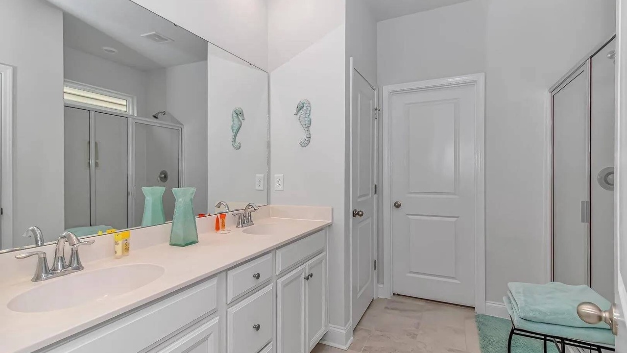 Photo of Bathroom in Red Hill