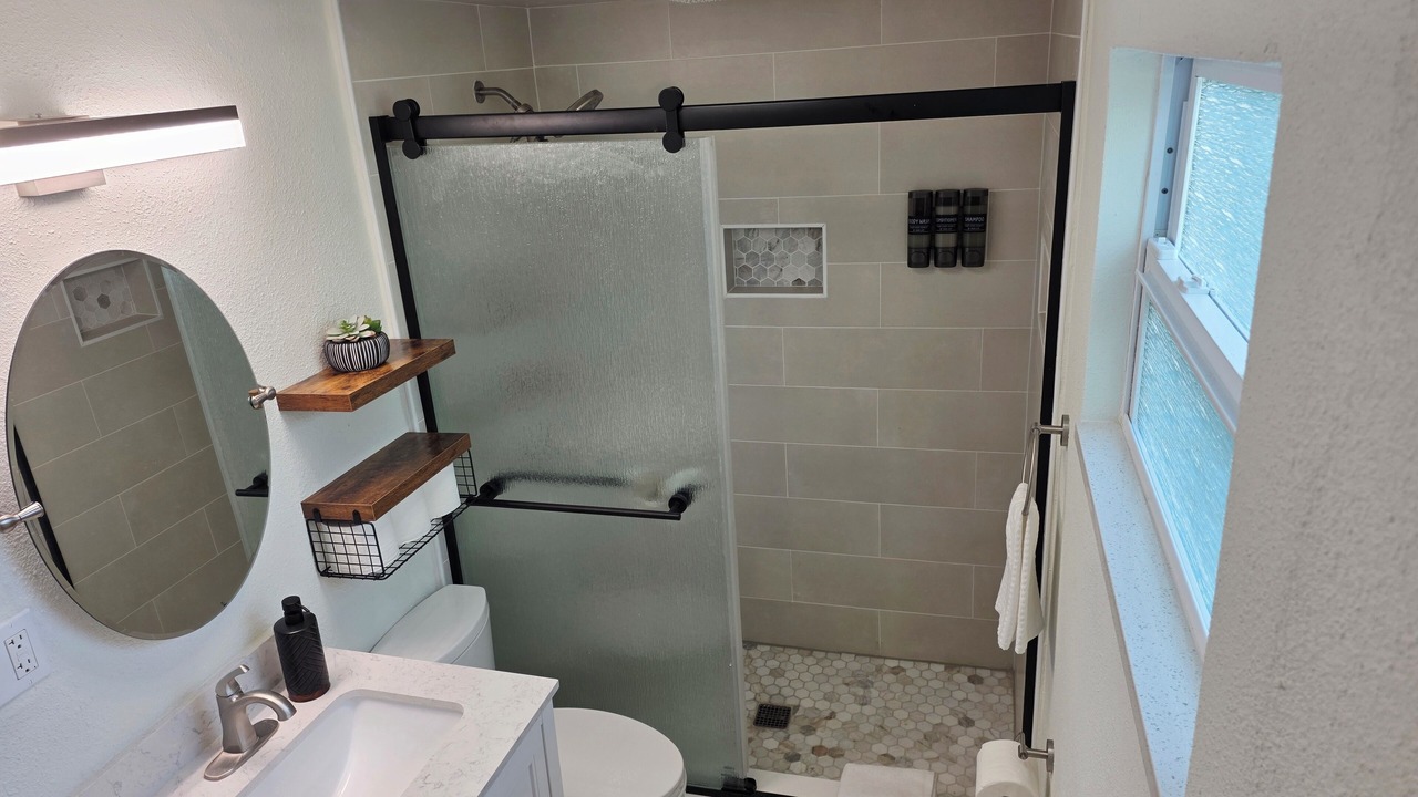 Photo of Bathroom in Weeki Wachee Gardens
