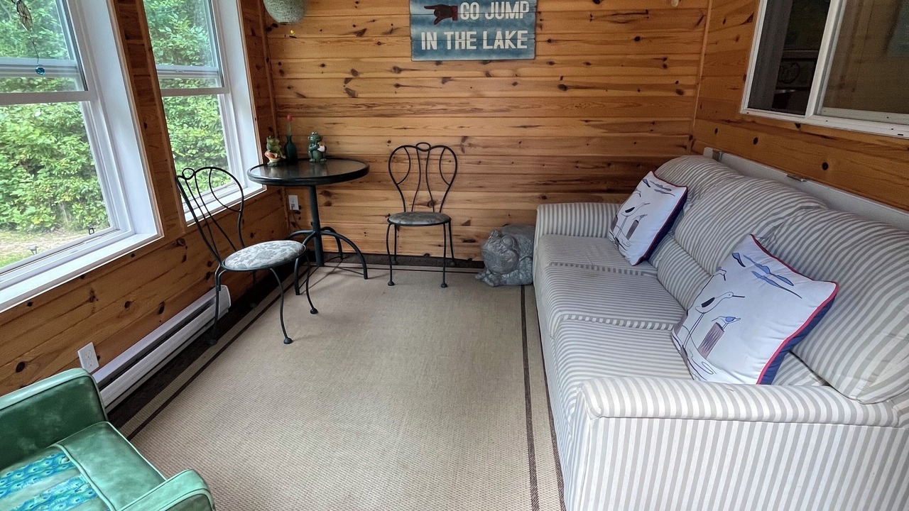 Photo of Livingroom in Victoria Beach