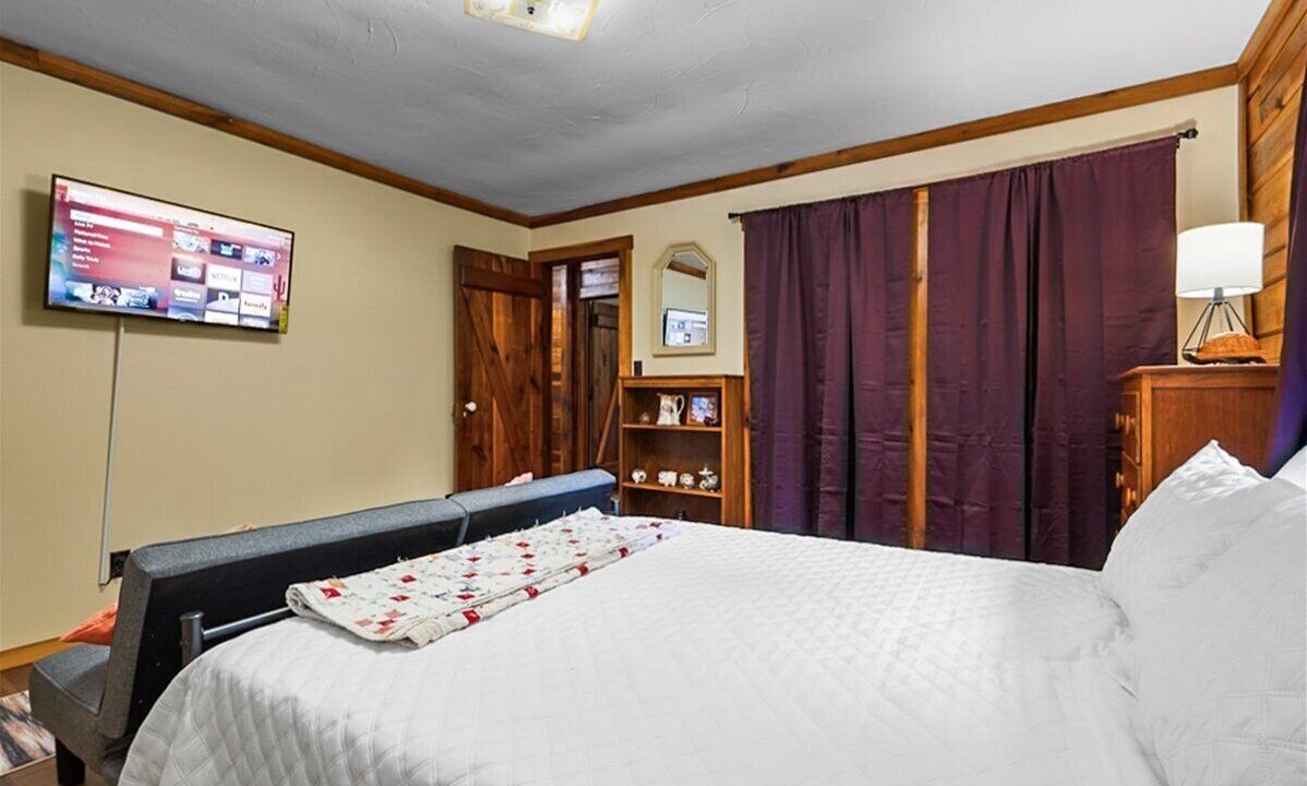 Photo of Bedroom in Williams