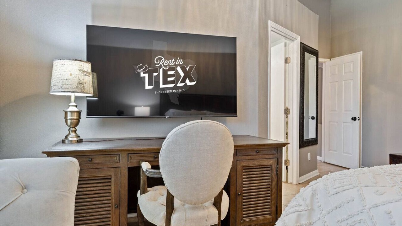Photo of Bedroom in Forest Ridge