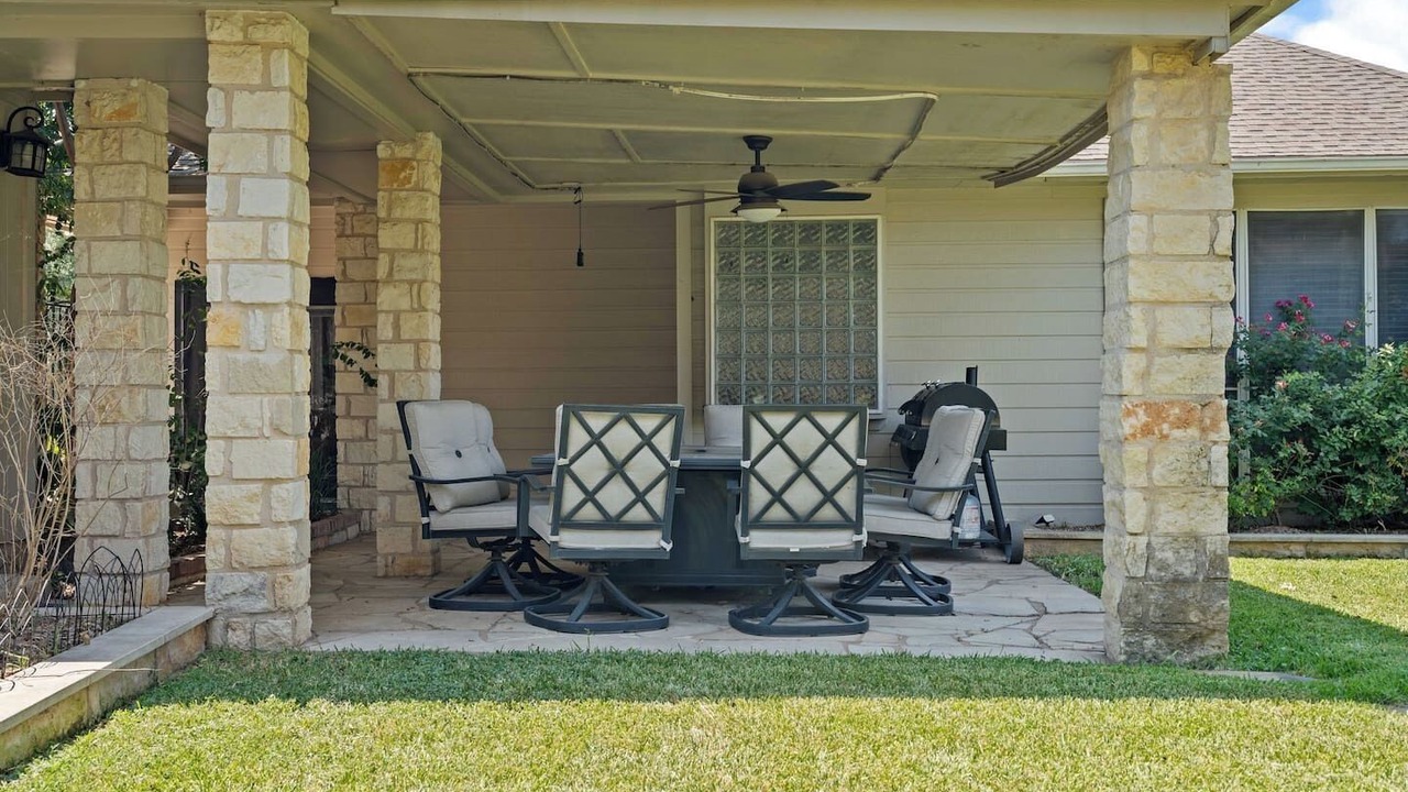 Photo of Outdoor in Forest Ridge