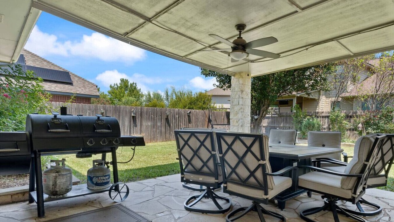 Photo of Outdoor in Forest Ridge