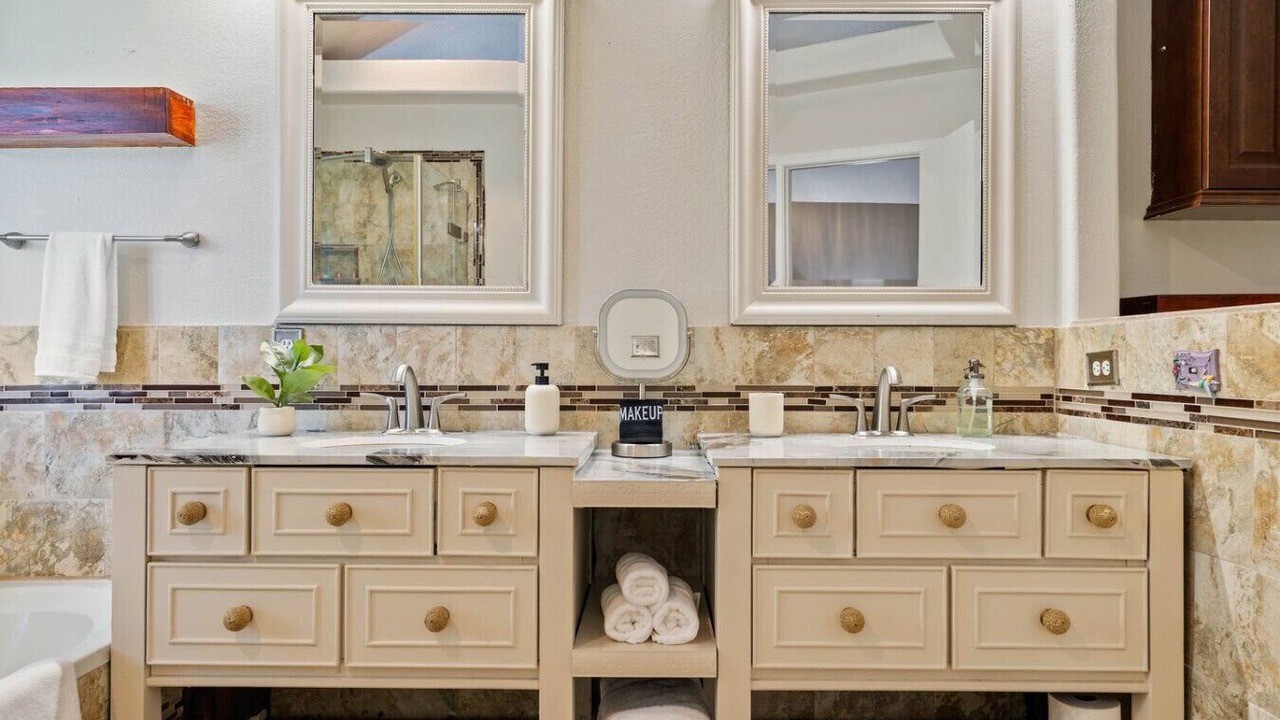 Photo of Bathroom in Forest Ridge