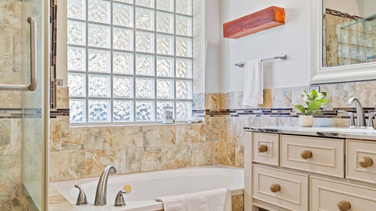 Photo of Bathroom in Forest Ridge