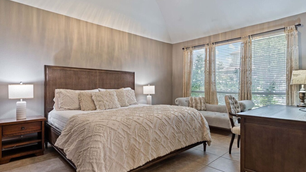 Photo of Bedroom in Forest Ridge