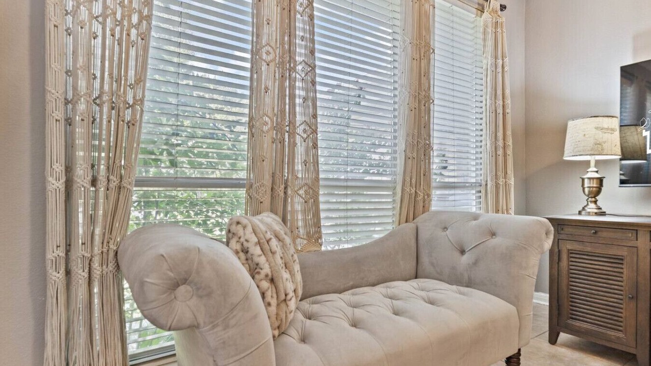 Photo of Livingroom in Forest Ridge