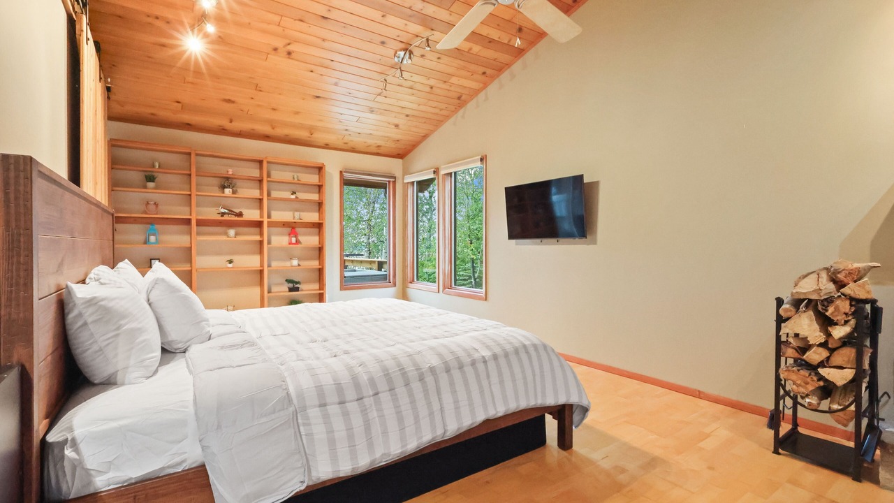 Photo of Bedroom in Onanole
