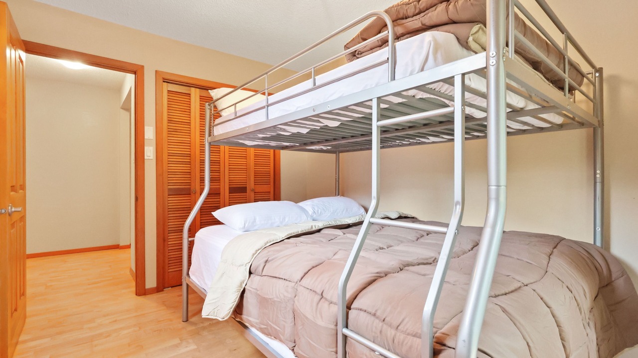 Photo of Bedroom in Onanole
