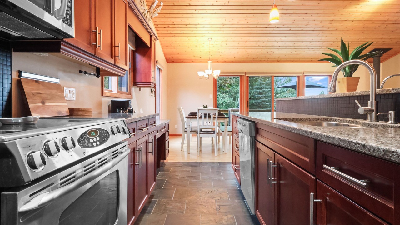 Photo of Kitchen in Onanole