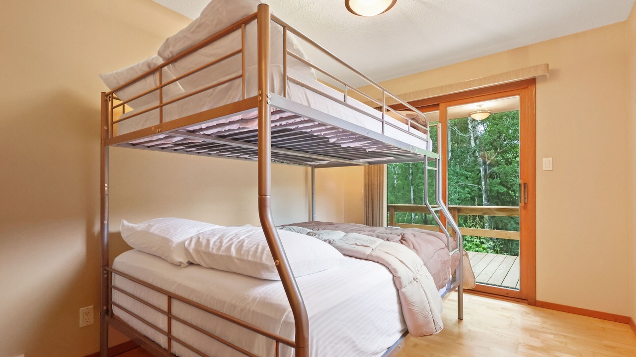 Photo of Bedroom in Onanole