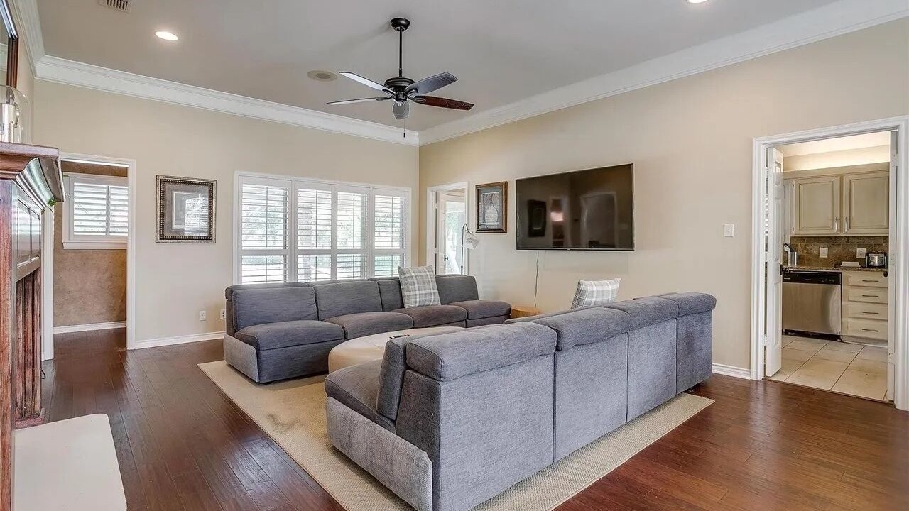 Photo of Livingroom in Tarrant County