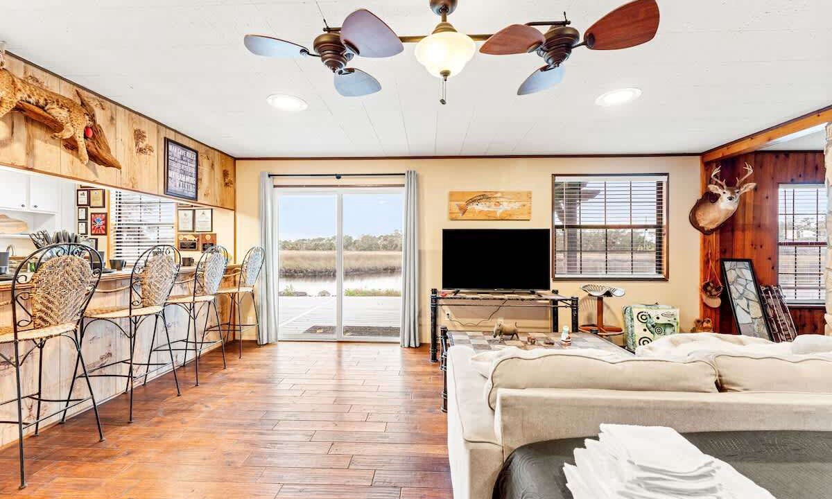 Photo of Livingroom in Northside