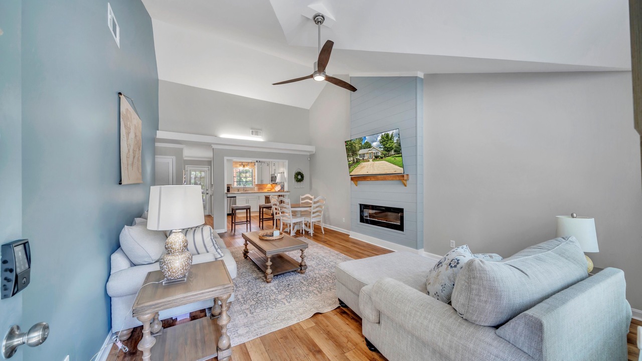 Photo of Livingroom in Warner Robins