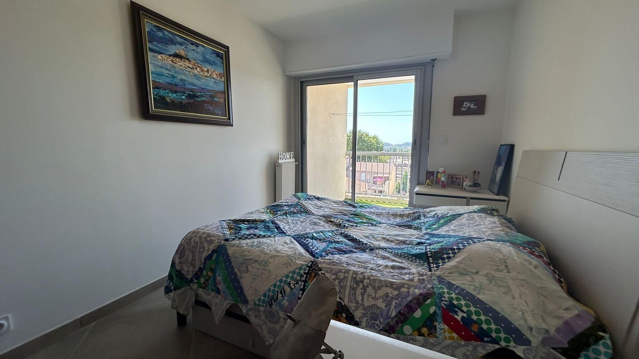 Photo of Bedroom in Razimbaud