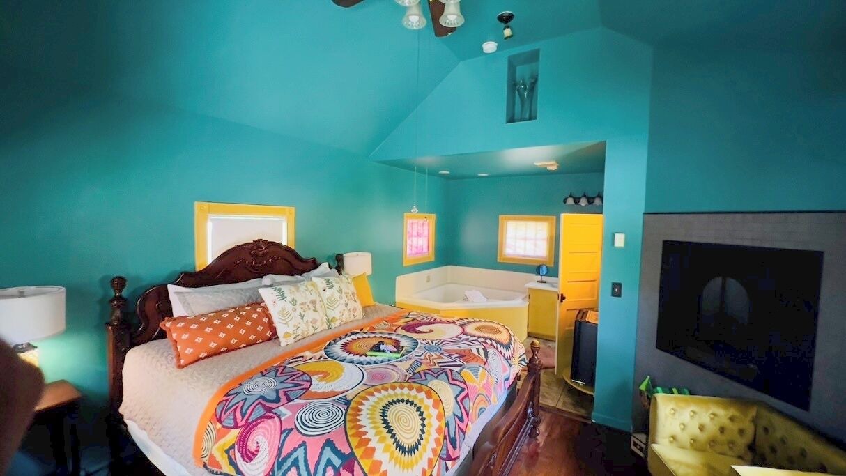 Photo of Bedroom in Eureka Springs Historic District