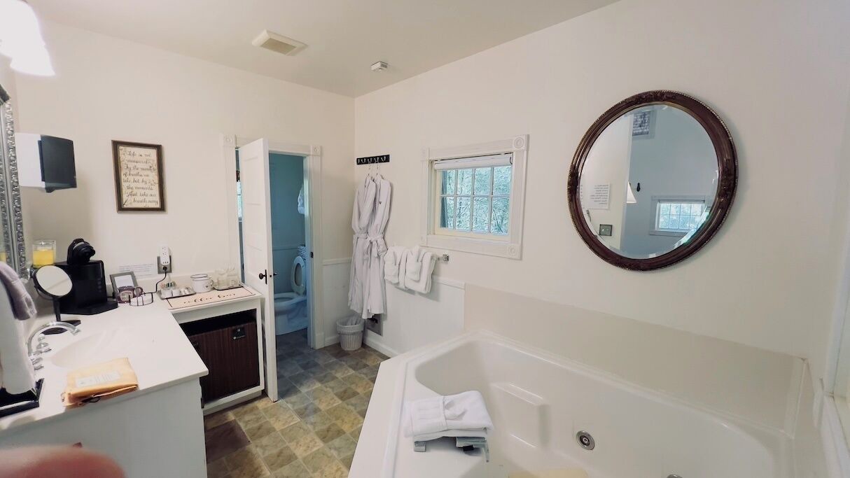 Photo of Bathroom in Eureka Springs Historic District