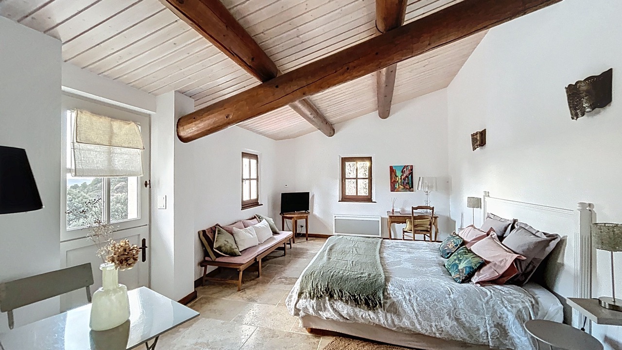 Photo of Bedroom in Villeneuve