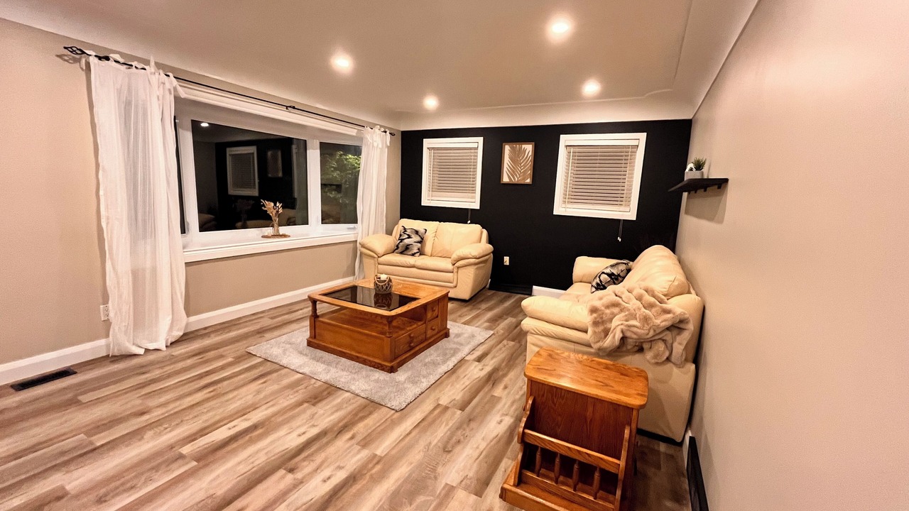 Photo of Livingroom in Tillsonburg