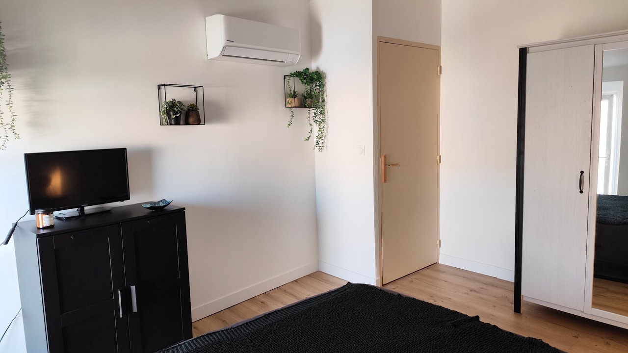 Photo of Bedroom in Saint-Saturnin-les-Avignon