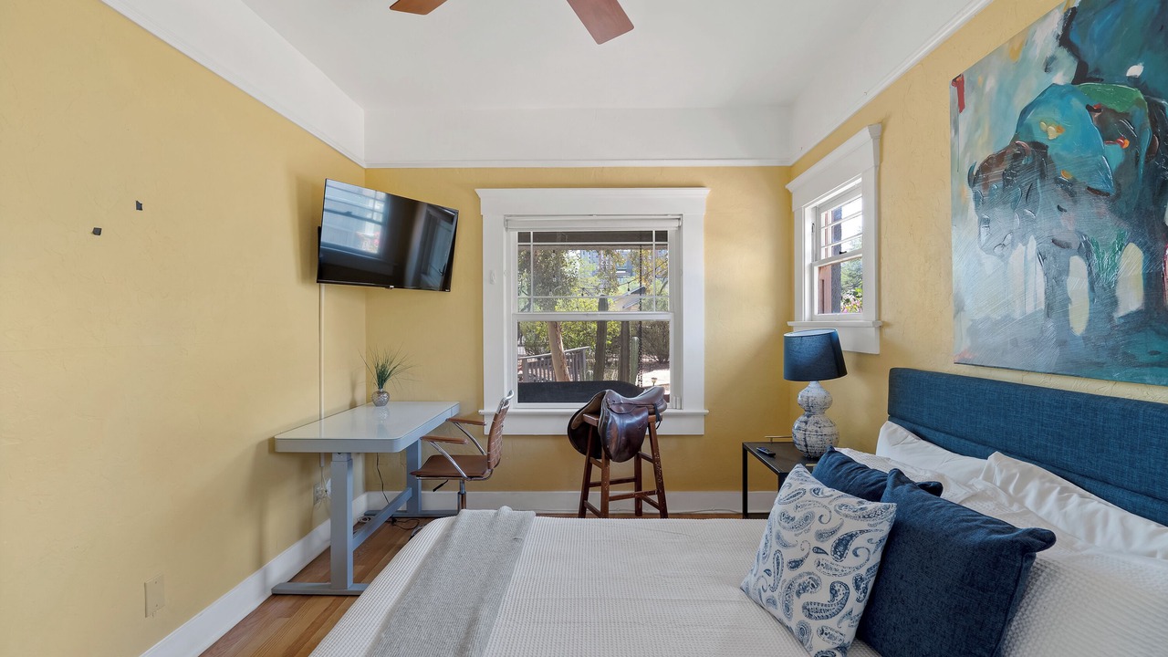 Photo of Bedroom in West University