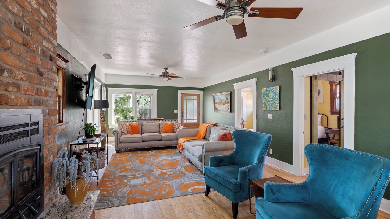Photo of Livingroom in West University