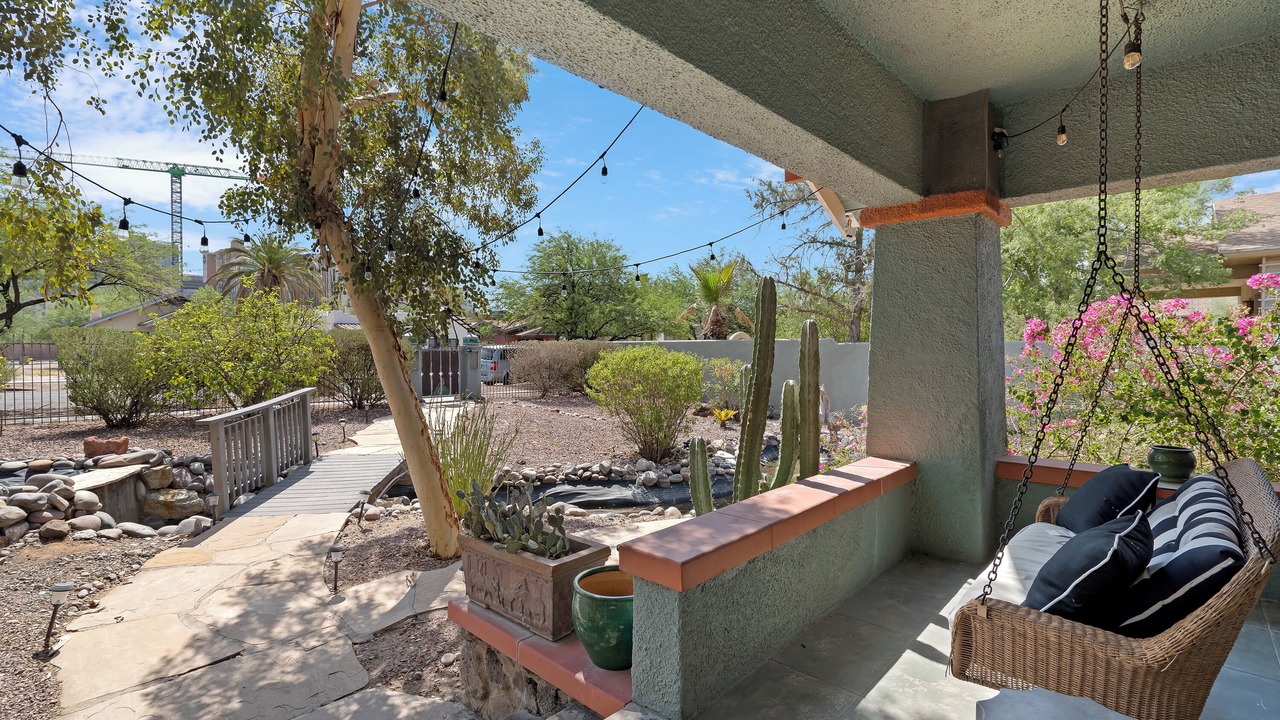 Photo of Patio Balcony in West University